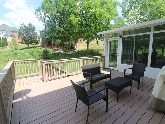 4th image of 215 Crooked Creek Ln