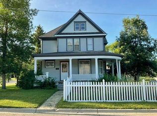 124 3rd St NW, Rugby, ND 58368