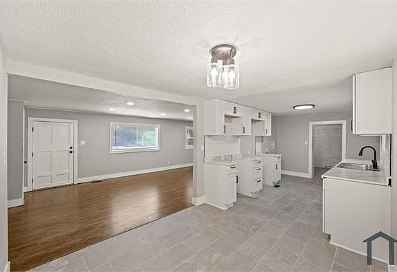 4th image of 5413 Bellefontaine Ave