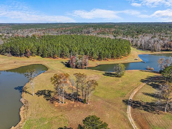 5th image of 1390 Walker Rd