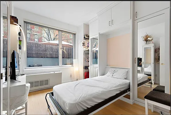 Sold by Nest Seekers International | media 4
