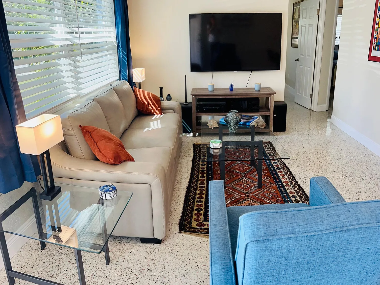 1238 Friar Tuck Ln — Photo 2