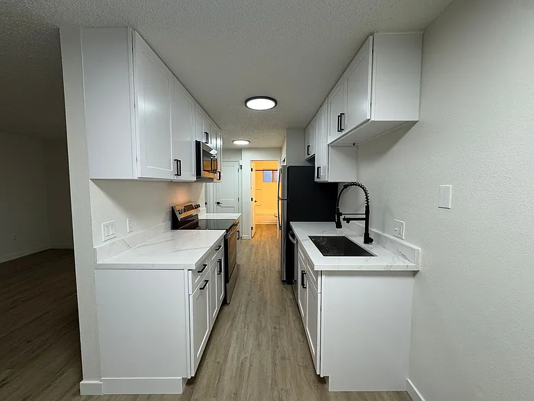 Avia Apartments | Renovated Homes in Seattle's Greenwood Neighborhood | 1 MONTH FREE!! — Photo 11