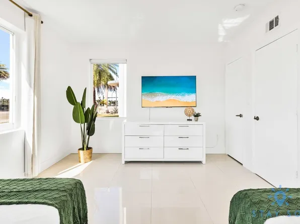 809 S Ocean Dr, Hollywood, FL