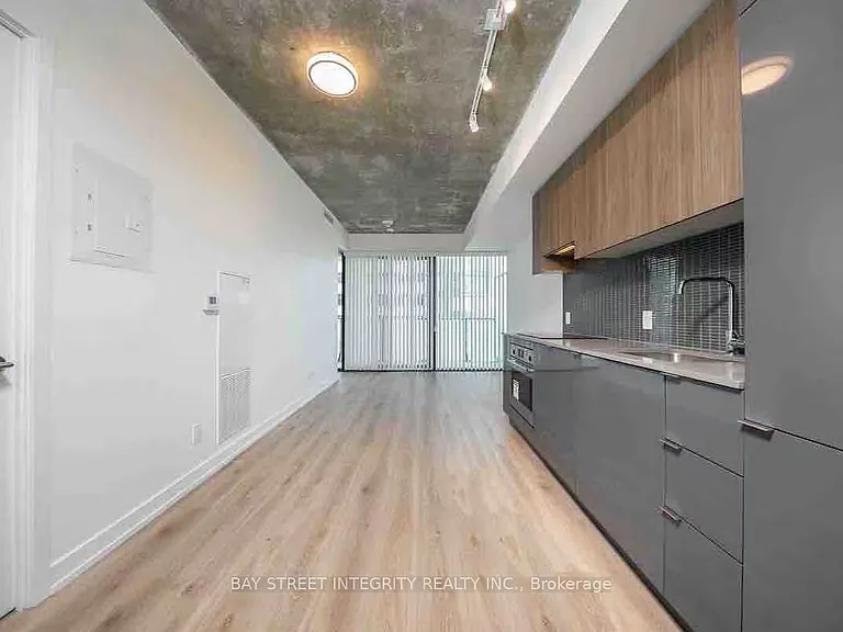 161 Roehampton Ave #1609 — Photo 5