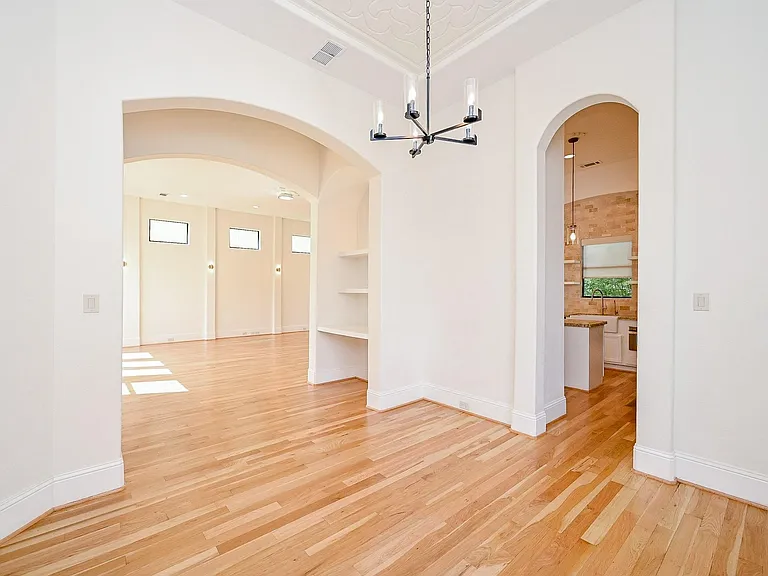 1825 W 24th St — Photo 12