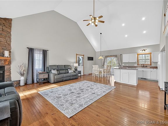 3rd image of 391 Bumble Bee Dr