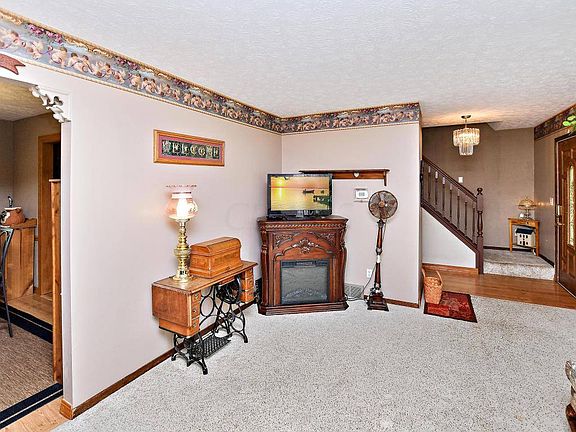 5th image of 2111 Birchwood Dr