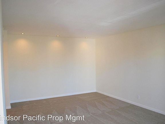 4th image of 320 N Civic Dr APT 505