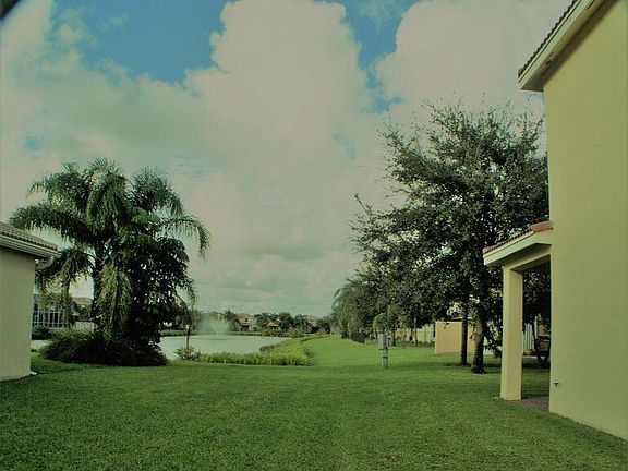 2nd image of 8887 Chestnut Ridge Way