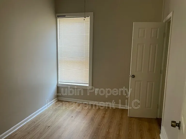 1246 Snowden Ave #E — Photo 6