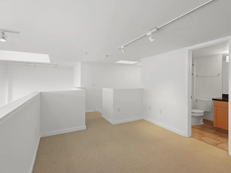 460 Natoma St #12 — Photo 16