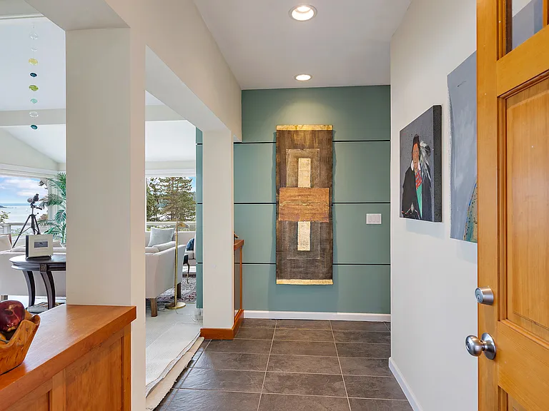 6688 Latyson Ln NE — Photo 2