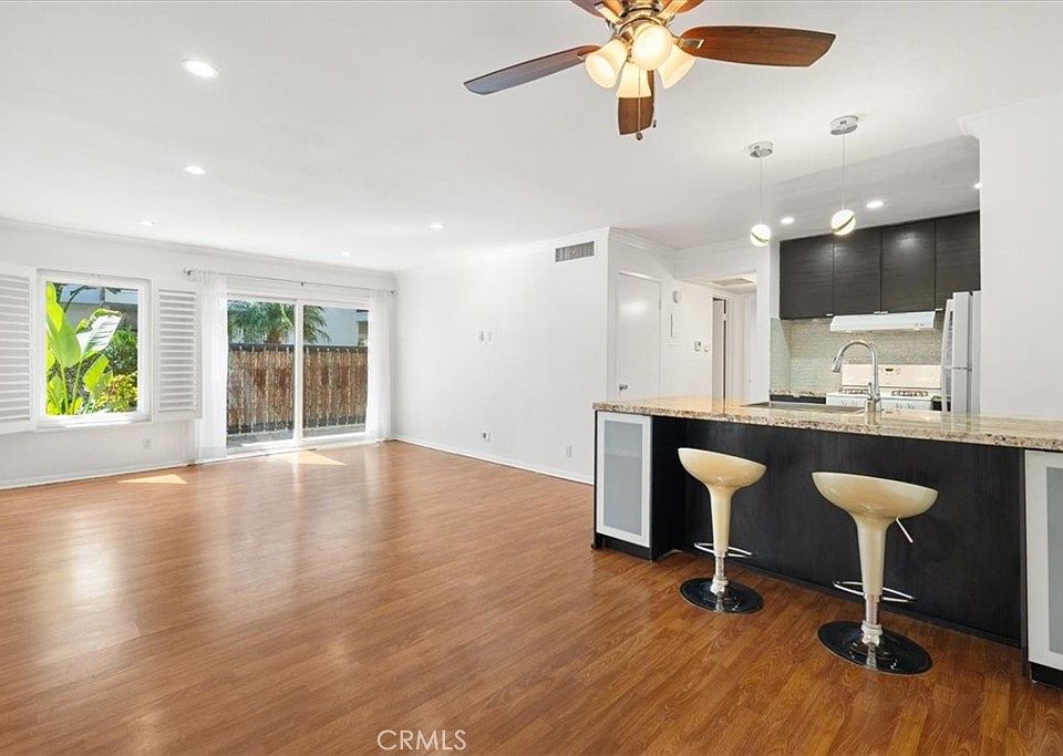 1st image of 18645 Hatteras St Unit 141
