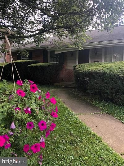 2nd image of 2130 Fruitville Pike