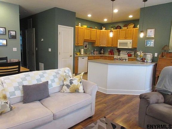 4th image of 73 Saratoga Rd APT 1