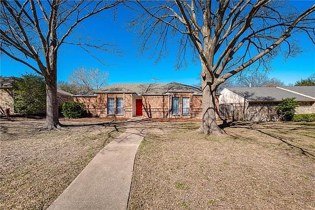 1st image of 2318 Woodglen Dr