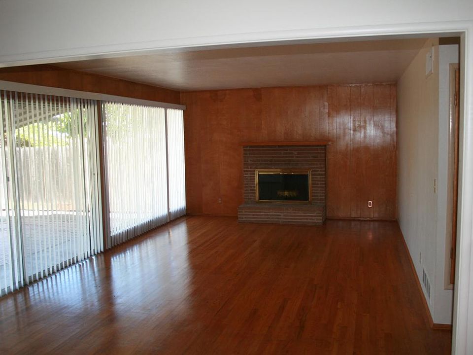 2nd image of 1721 Ardmor Ave