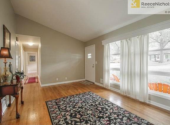 3rd image of 6118 W 76th St
