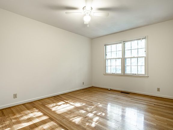 3rd image of 8195 Jordan Ln