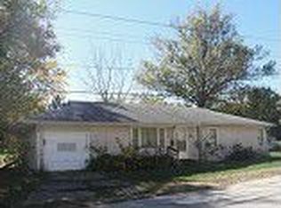 712 W Chestnut St, Houston, MO 65483