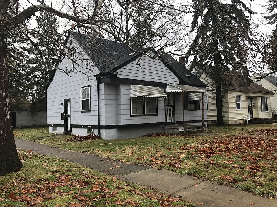 2nd image of 19512 Montrose St