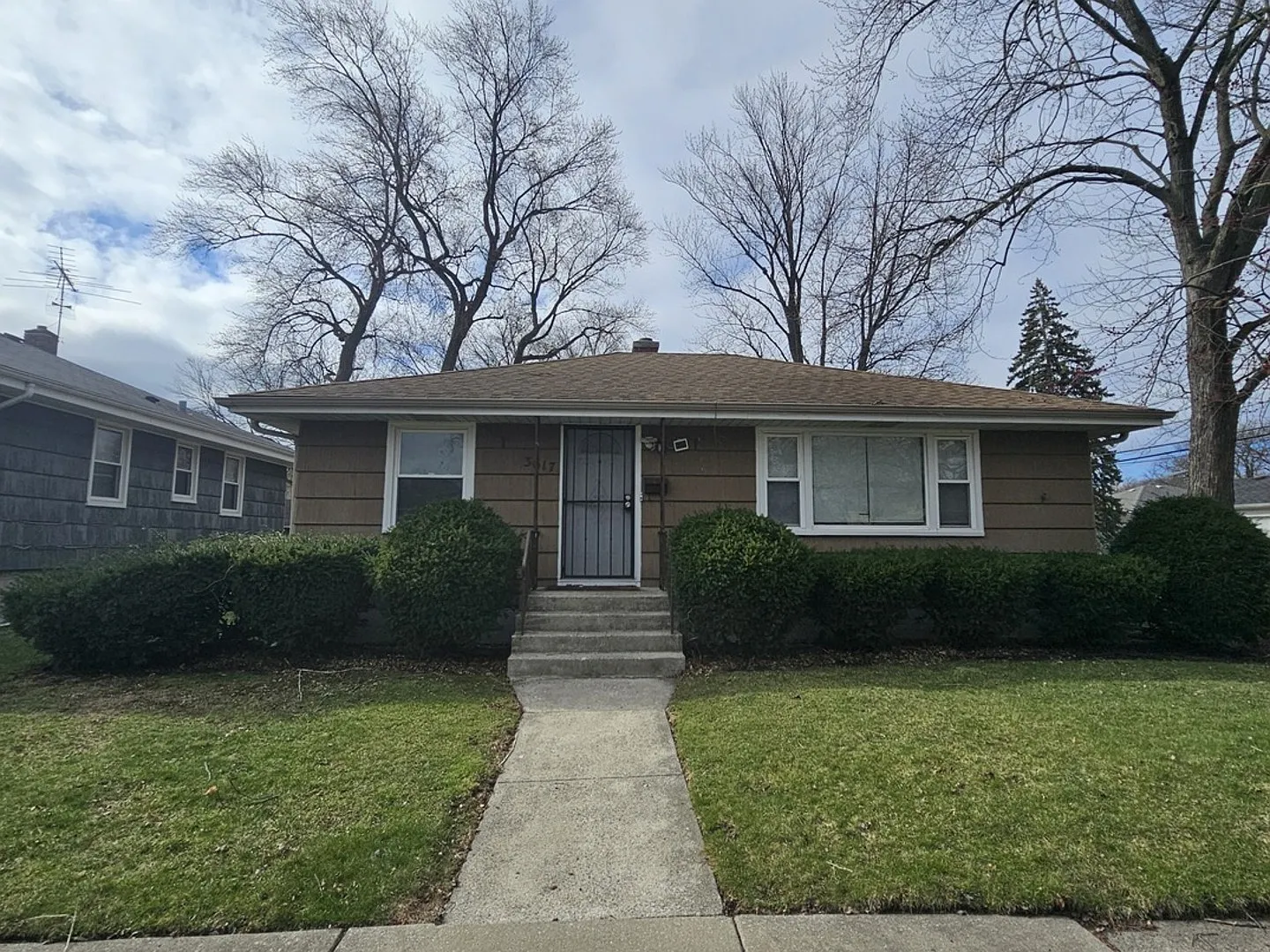 3617 Monroe St photo 1
