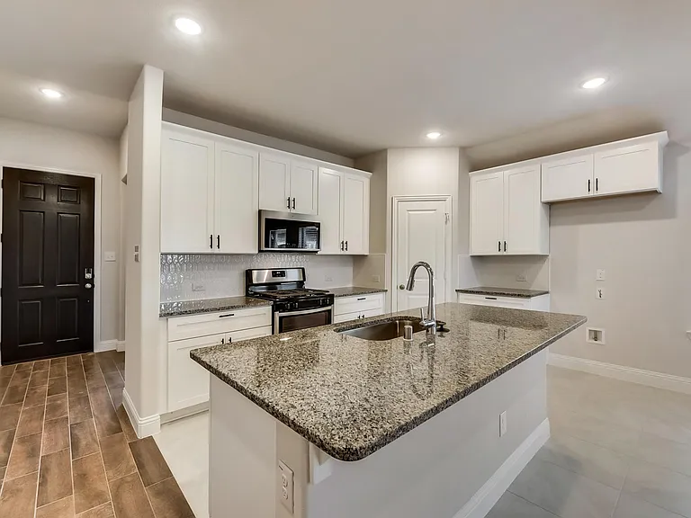 3508 Lillian Ct — Photo 4