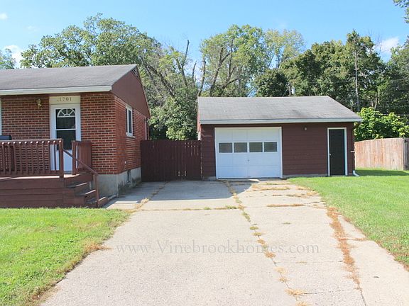 3rd image of 1701 Eric Dr