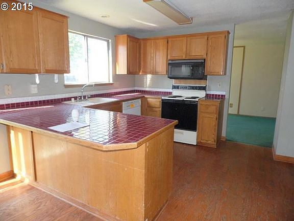 3rd image of 13503 NE 82nd Cir