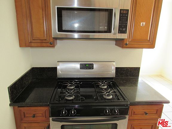 5th image of 3241 W 74th St