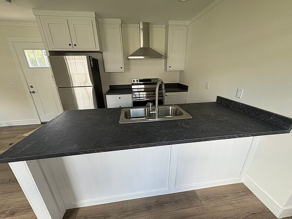 5th image of 83 Oakwood Dr