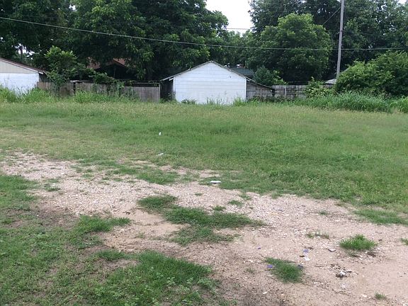 5th image of 1402 W Huisache Ave