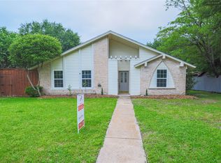 308 Running Brook Ln, Mesquite, TX 75149
