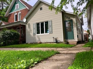 704 E 8th St, Winona, MN 55987