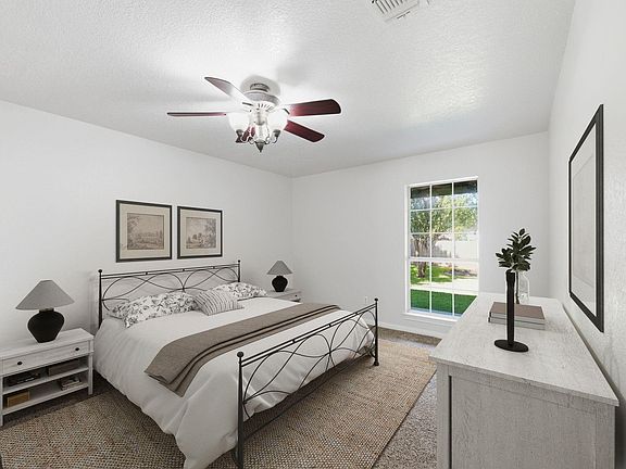 5th image of 2527 S San Antonio St