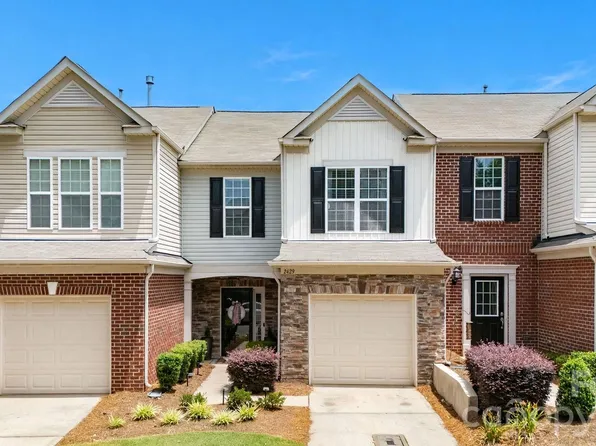 2429 Diplomat Ln, Charlotte, NC 28210