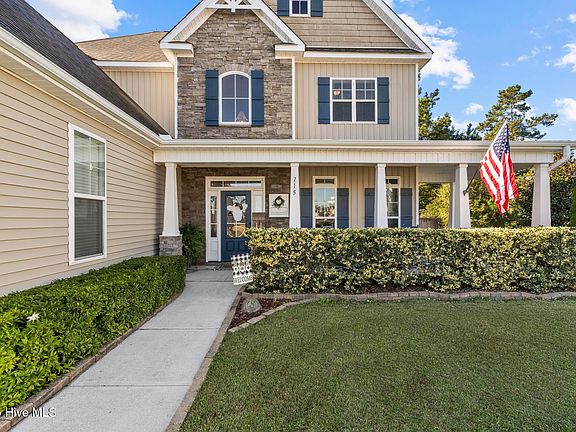 5th image of 715 Southernwood Place