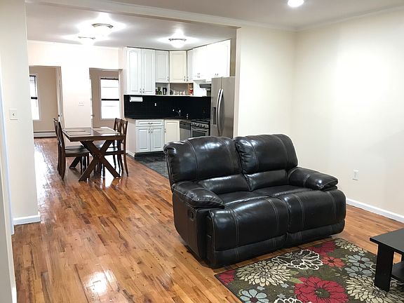 4th image of 16015 84th Ave