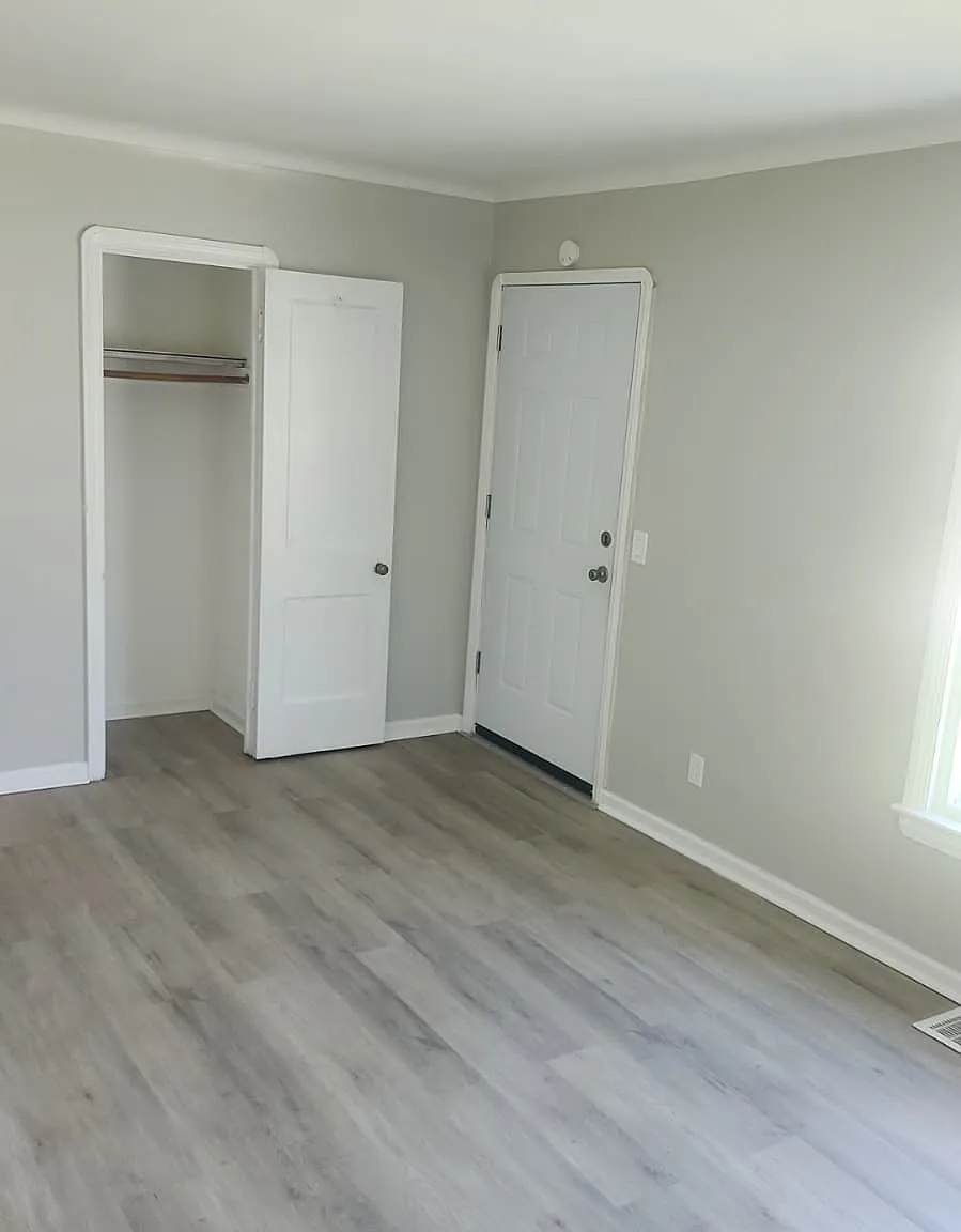 3 bed, 1200 sqft, $2,150 — Photo 2