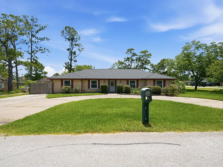 2607 Brom Bones Blvd — Photo 11