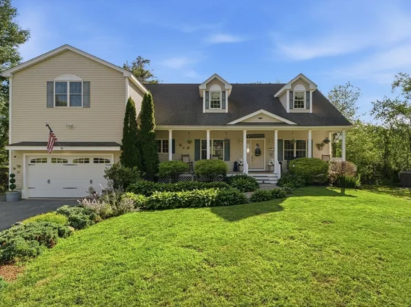 33 Park Ter, Dracut, MA 01826