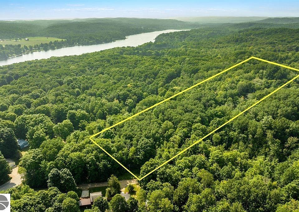 1st image of 0 Six Mile Lake Rd