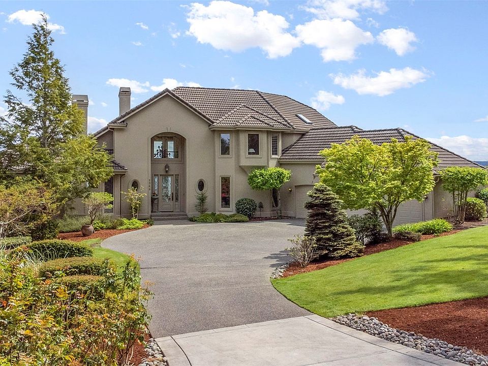 1st image of 1368 Pilchuck Heights