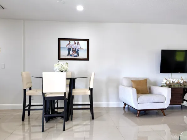 2511 Barkley Drive W #B, West Palm Beach, FL 33415