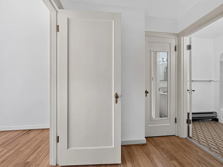 280 Morris Ave S #7 — Photo 8