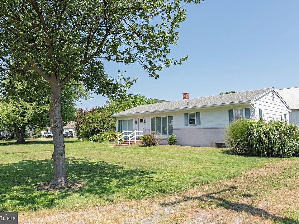 1st image of 21749 Camper Cir