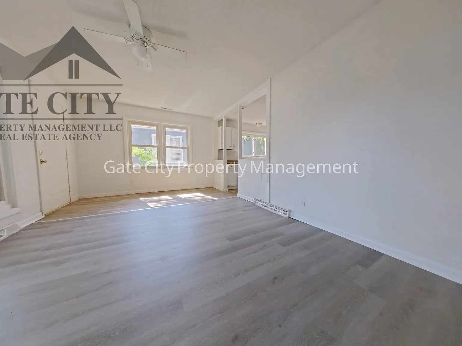 3 bed, 875 sqft, $1,100 — Photo 3