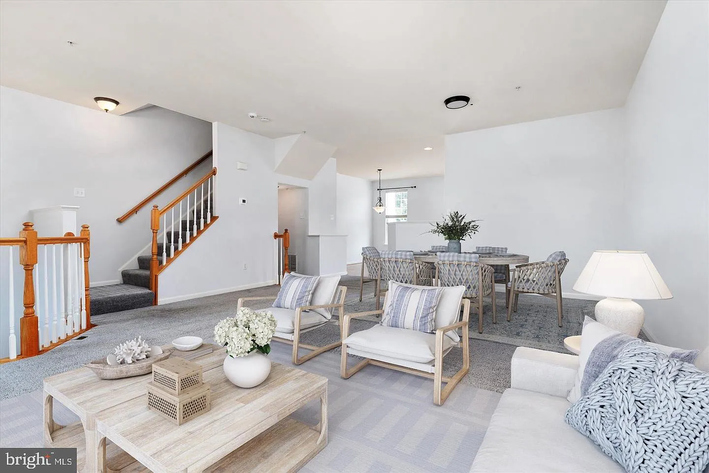 3 bed, 2.5 bath, 2136 sqft, $3,000 — Photo 2