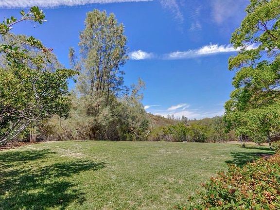 2nd image of 1581 Arroyo Vista Way